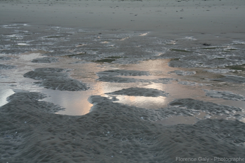 flaque-d-eau-dans-le-sable